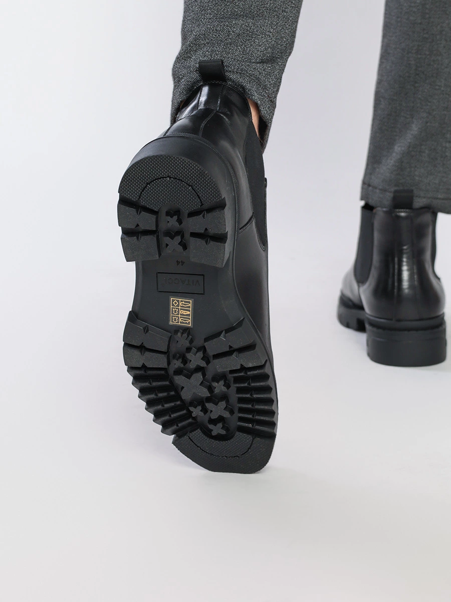 Ботинки-челси черного цвета  с рельефным протектором